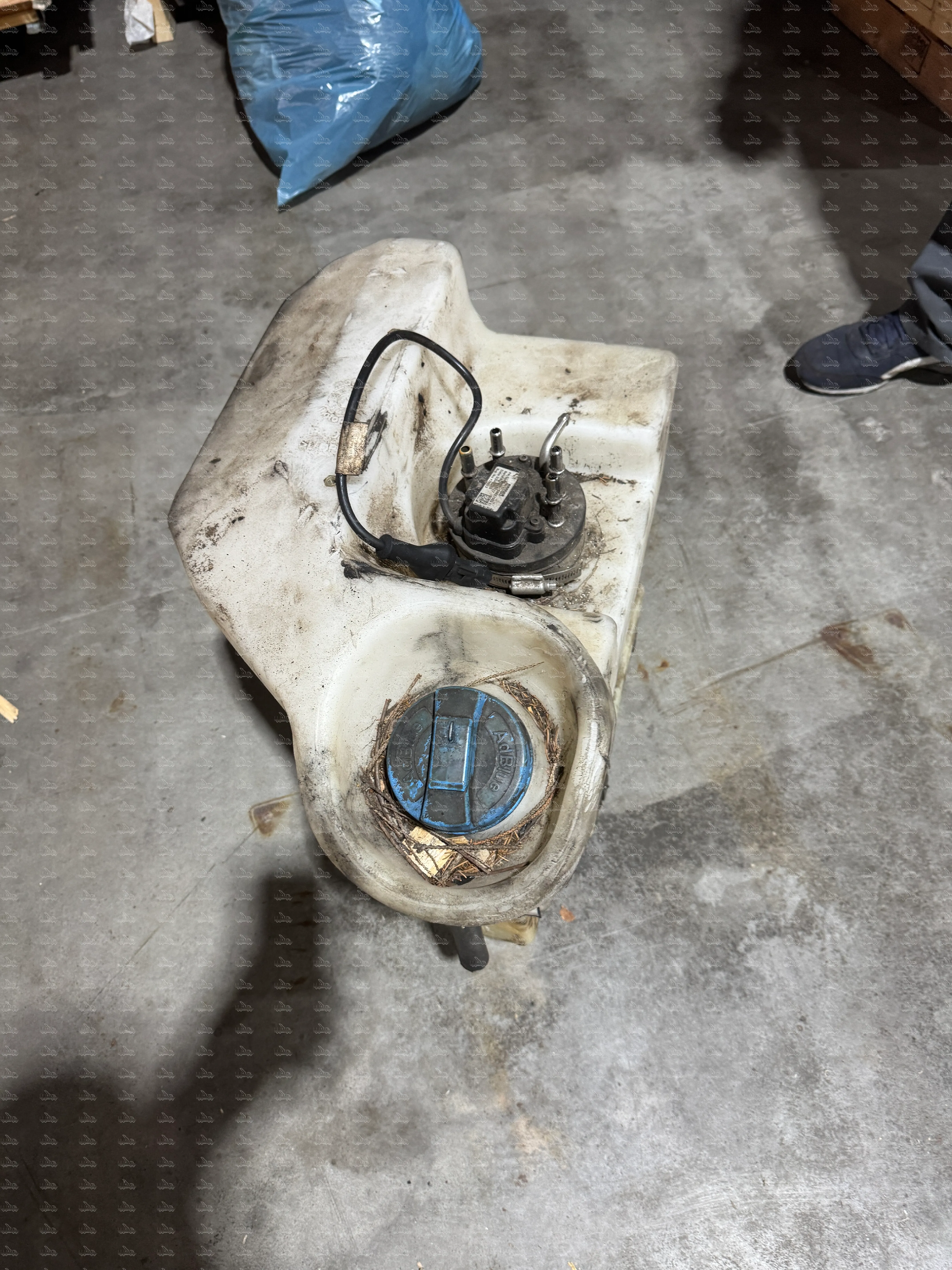 AdBlue tank complete for Ponsse