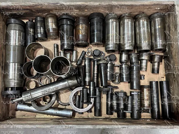 Bolzen Nutmutter Buchsen