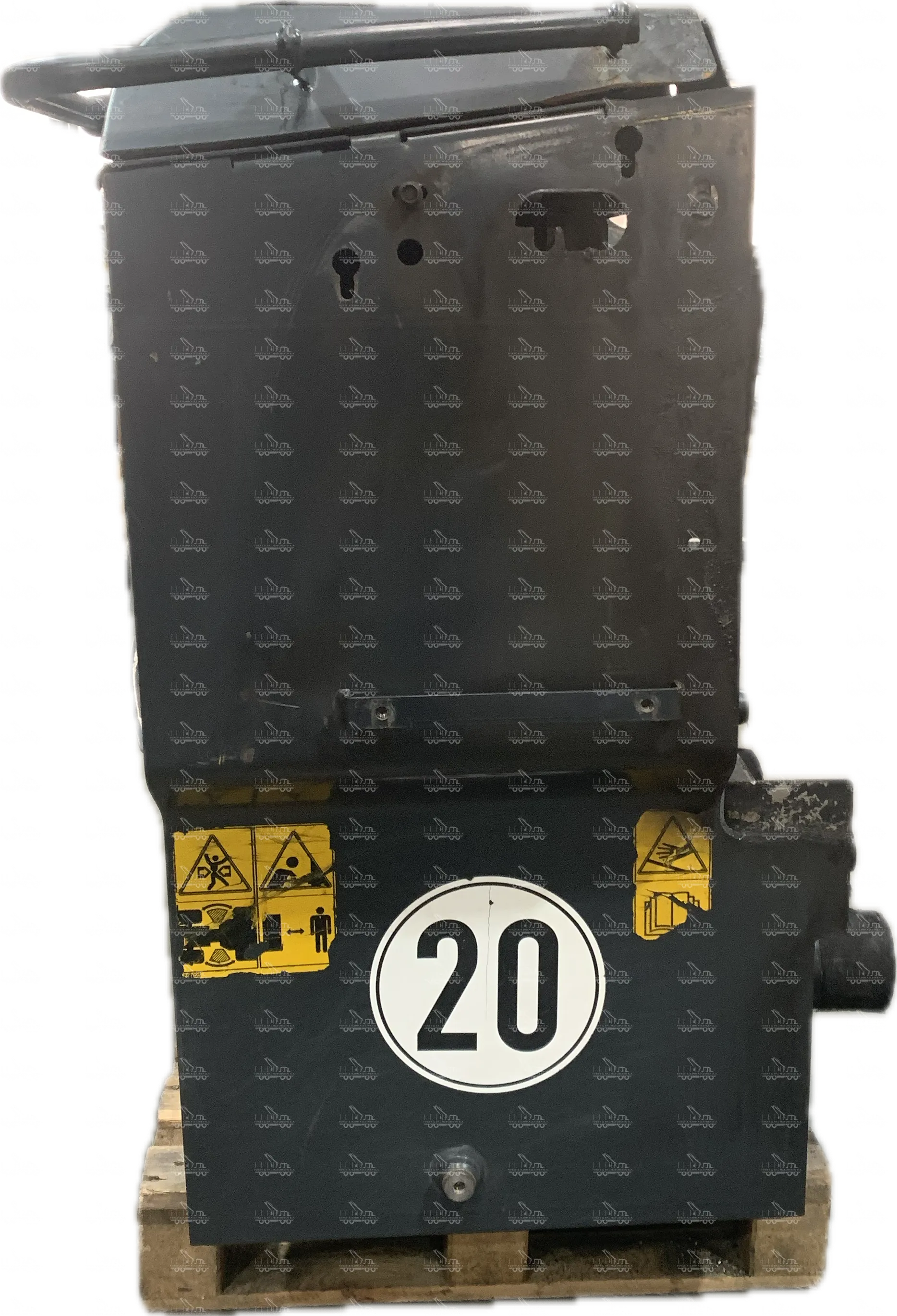 Hydraulic oil tank for Ponsse