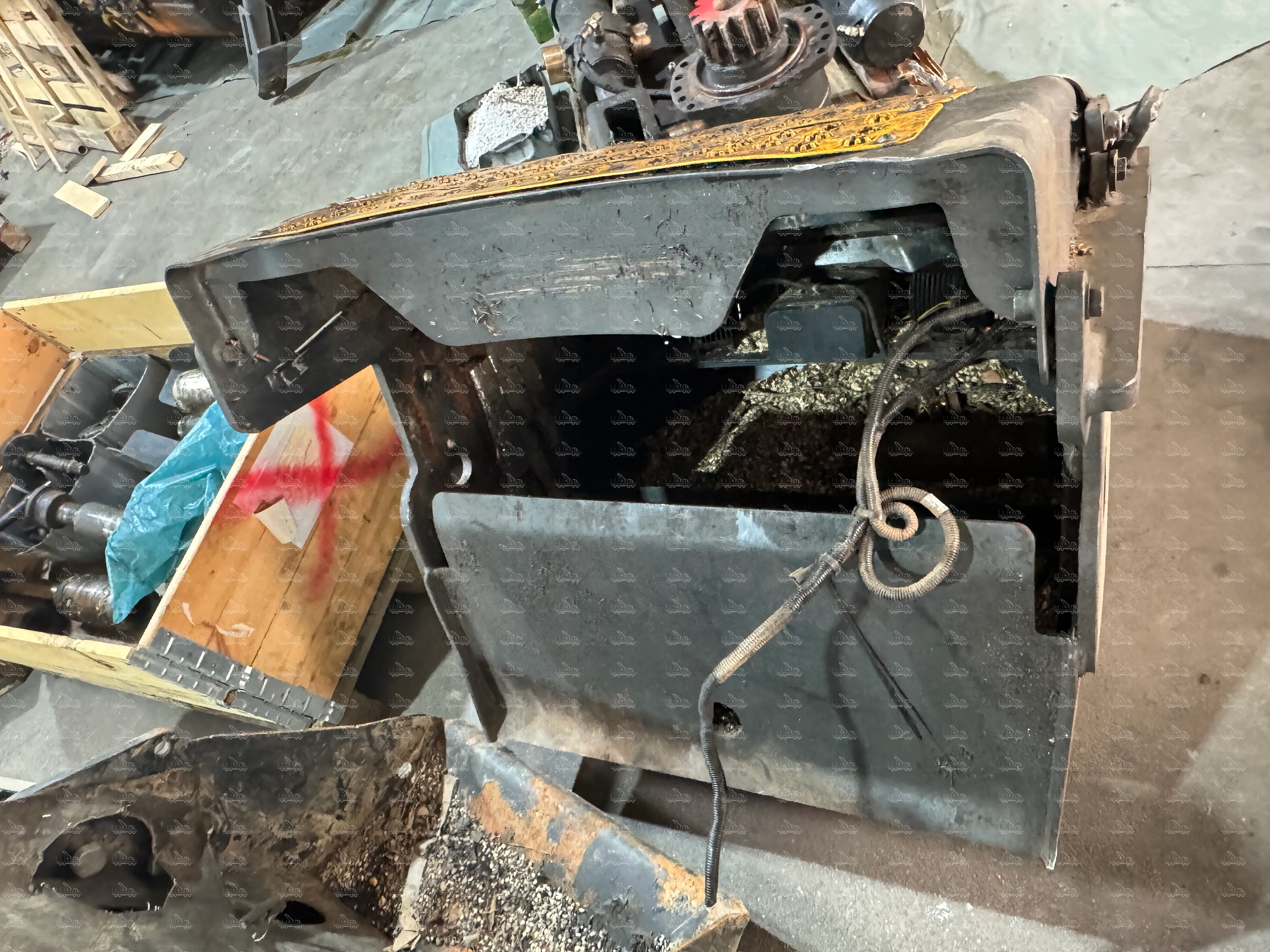 Box tool box for Ponsse Ergo