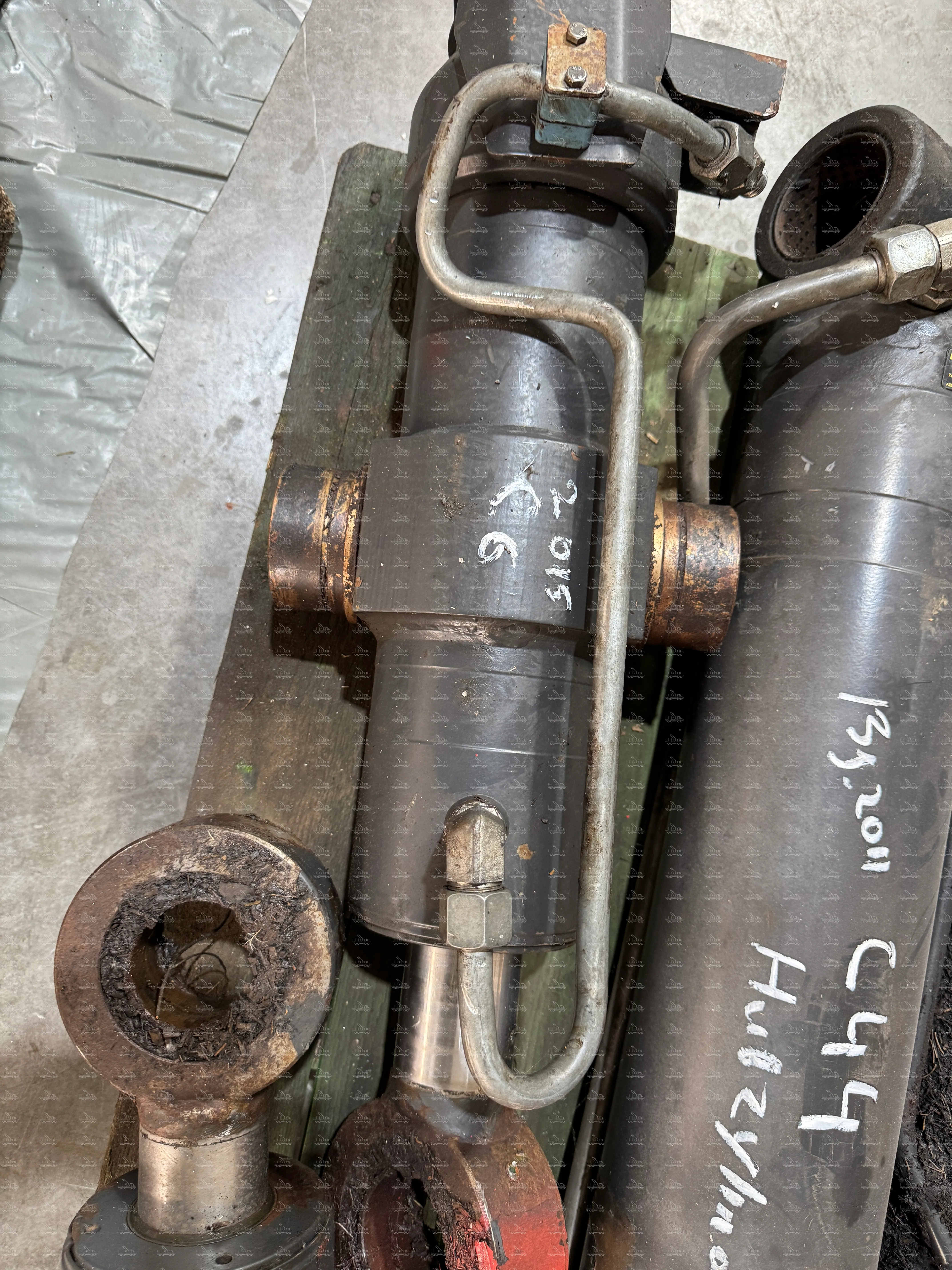 Steering lifting cylinder hydraulic cylinder Tilt cylinder Ponsse Harvester Ergo 8W
