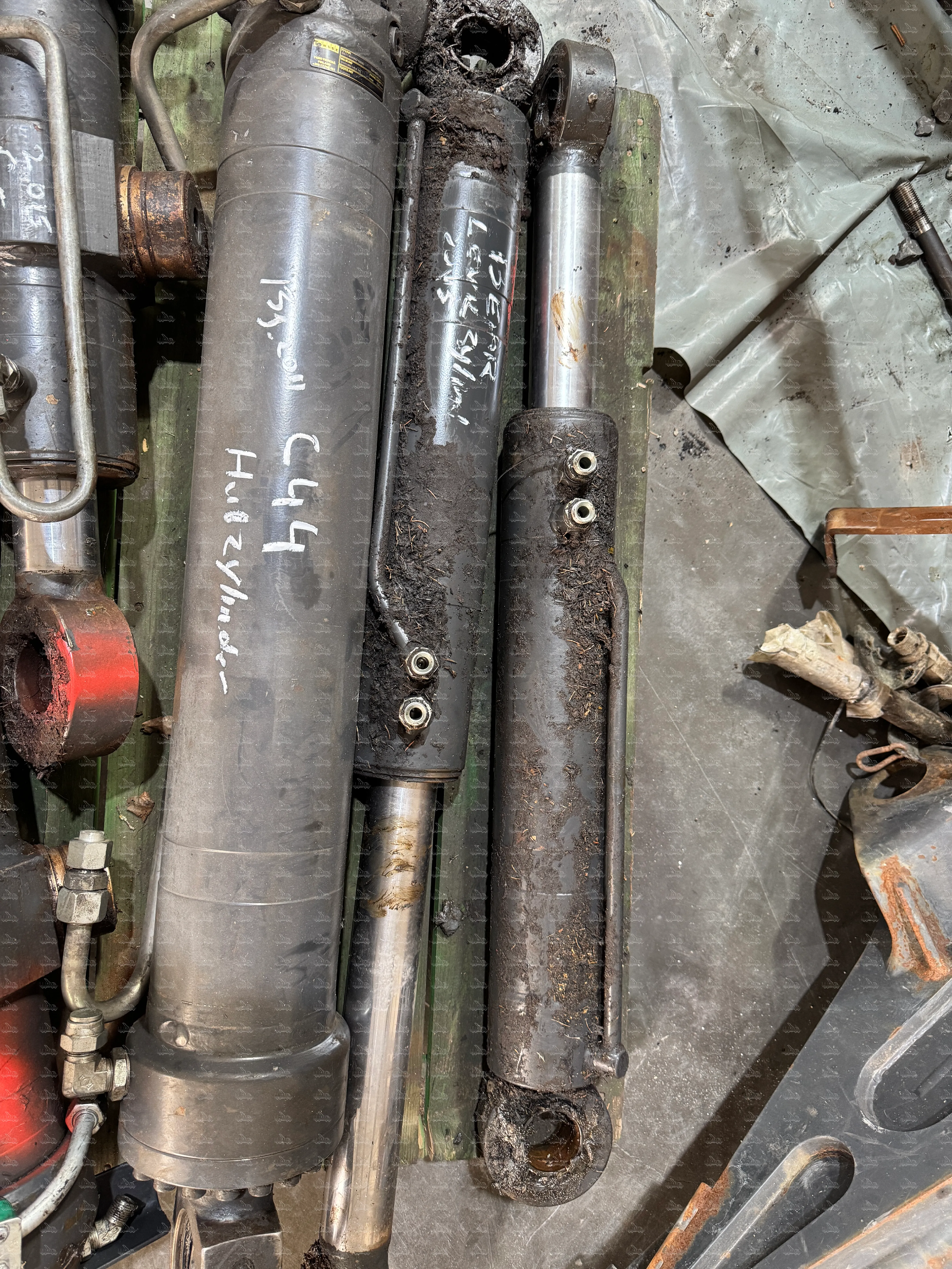 Steering lifting cylinder hydraulic cylinder Tilt cylinder Ponsse Harvester Ergo 8W