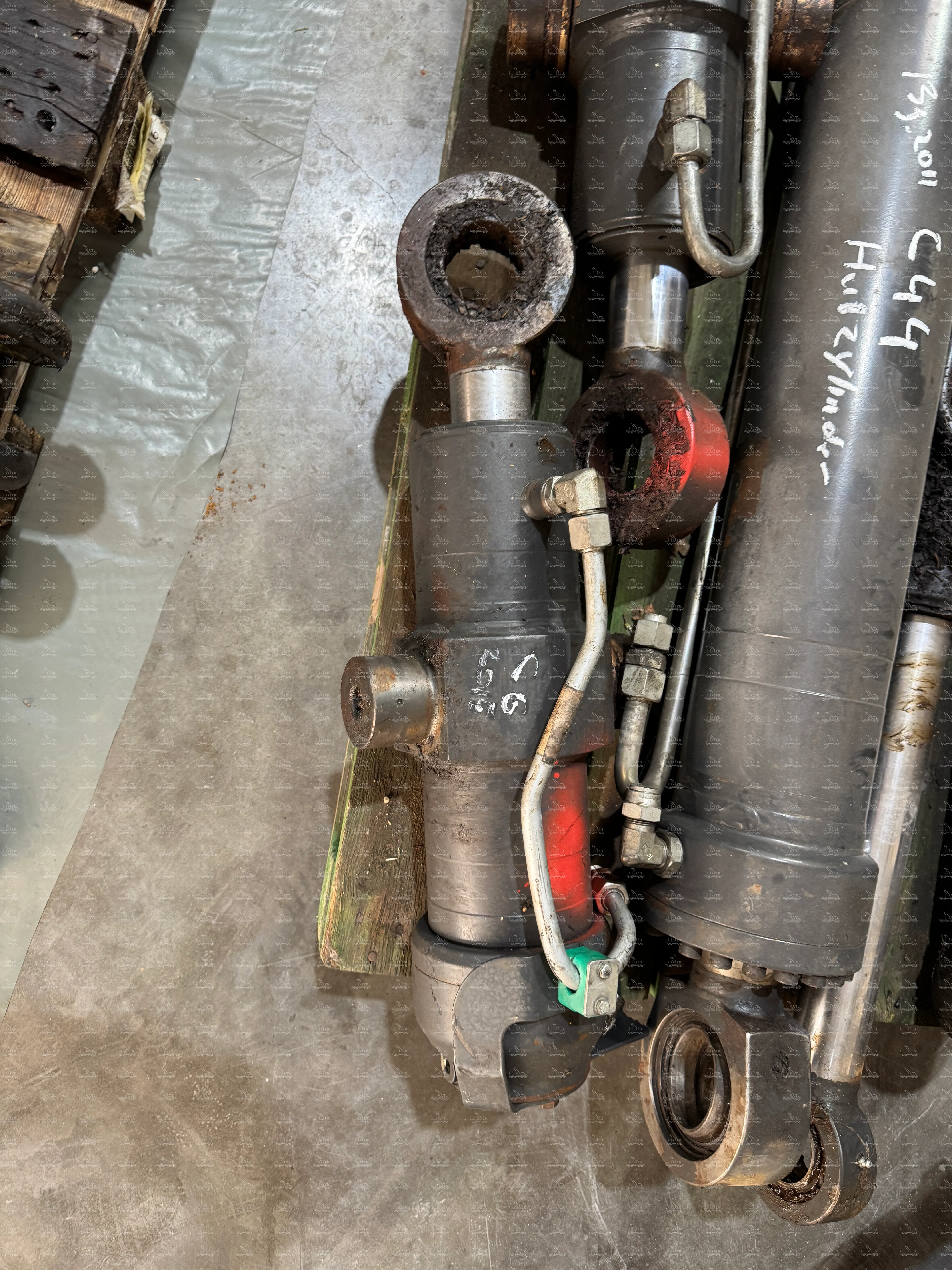 Steering lifting cylinder hydraulic cylinder Tilt cylinder Ponsse Harvester Ergo 8W