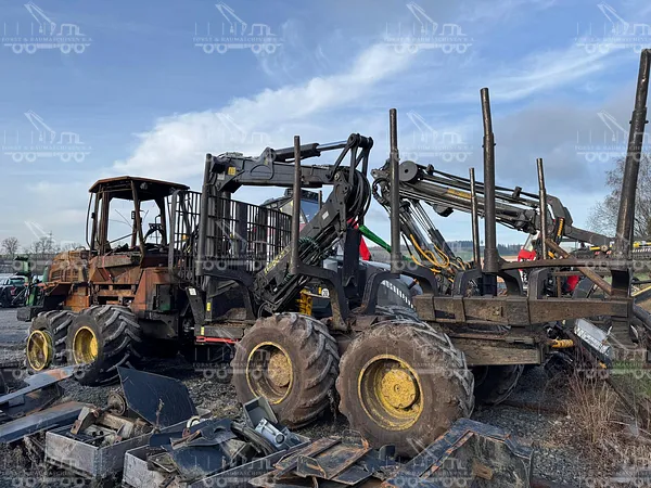 John Deere 1210G with CF7 crane