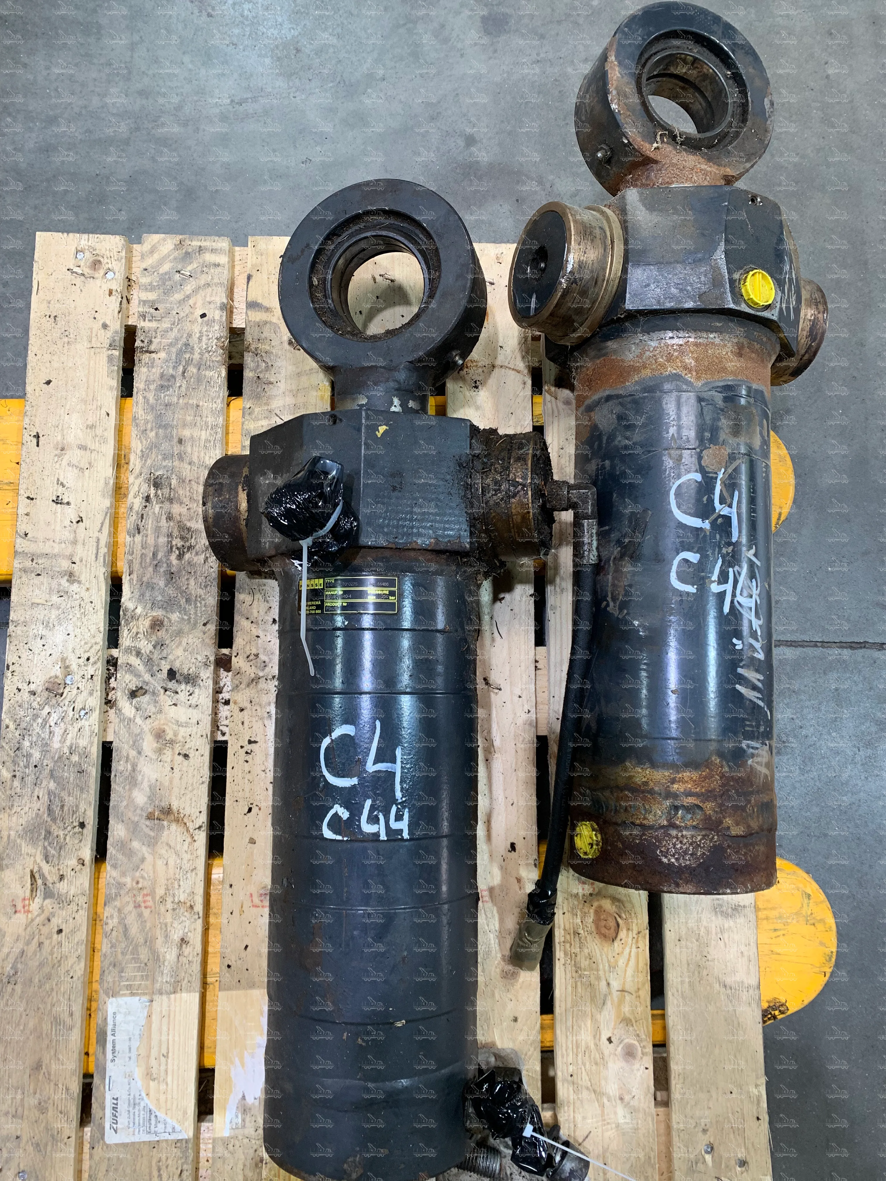 Steering lifting cylinder hydraulic cylinder Tilt cylinder Ponsse Harvester Ergo 8W