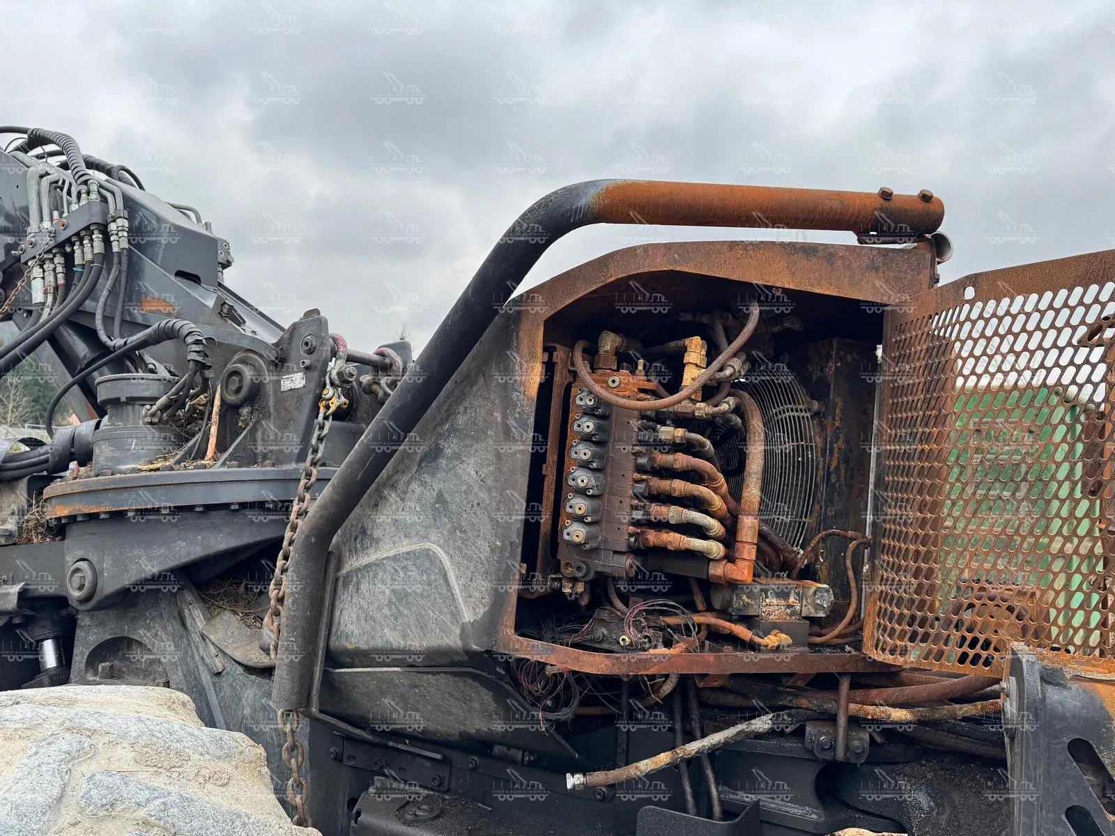 Tank guard tank protection harvester Ponsse Ergo