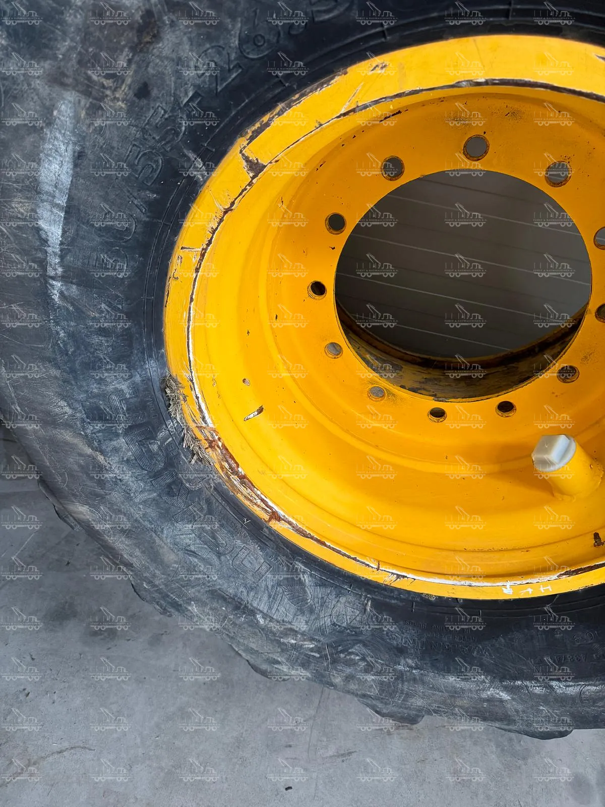 Complete wheels rims with tires for Ponsse Bear