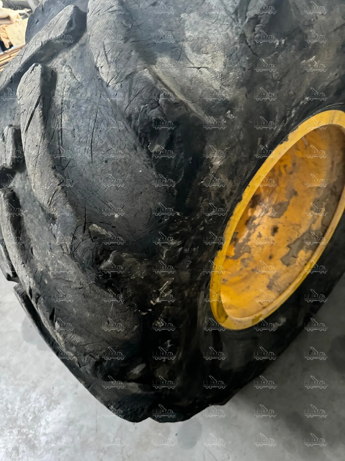 Complete wheels rims with tires for Ponsse Bear