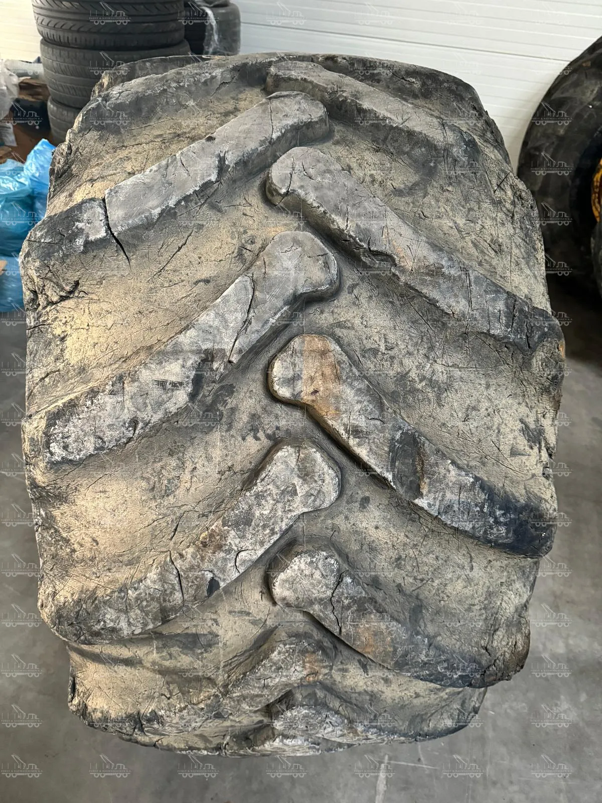 Complete wheels rims with tires for Ponsse Bear