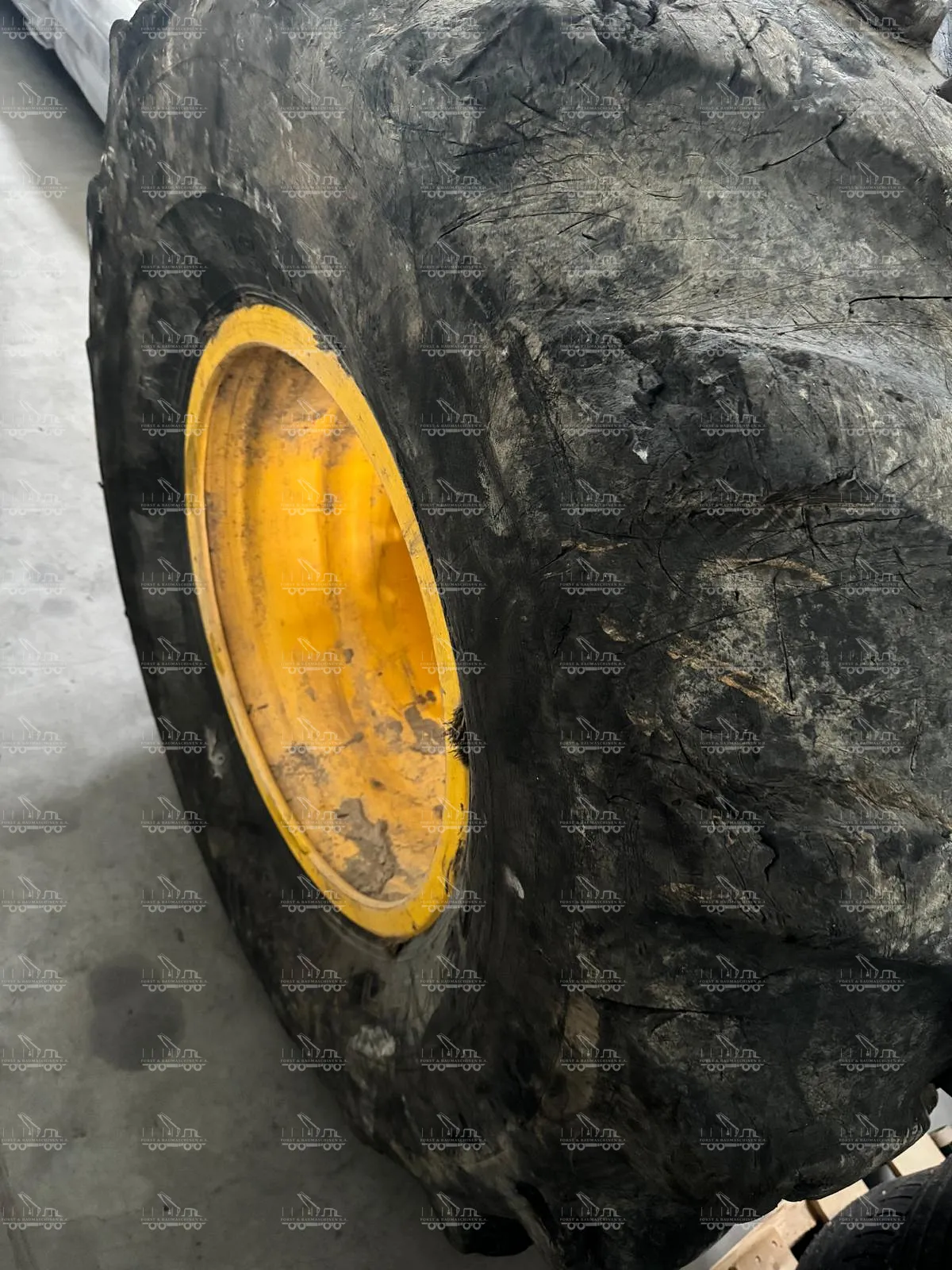 Complete wheels rims with tires for Ponsse Bear
