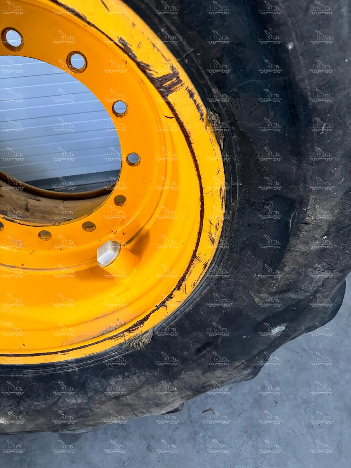 Complete wheels rims with tires for Ponsse Bear