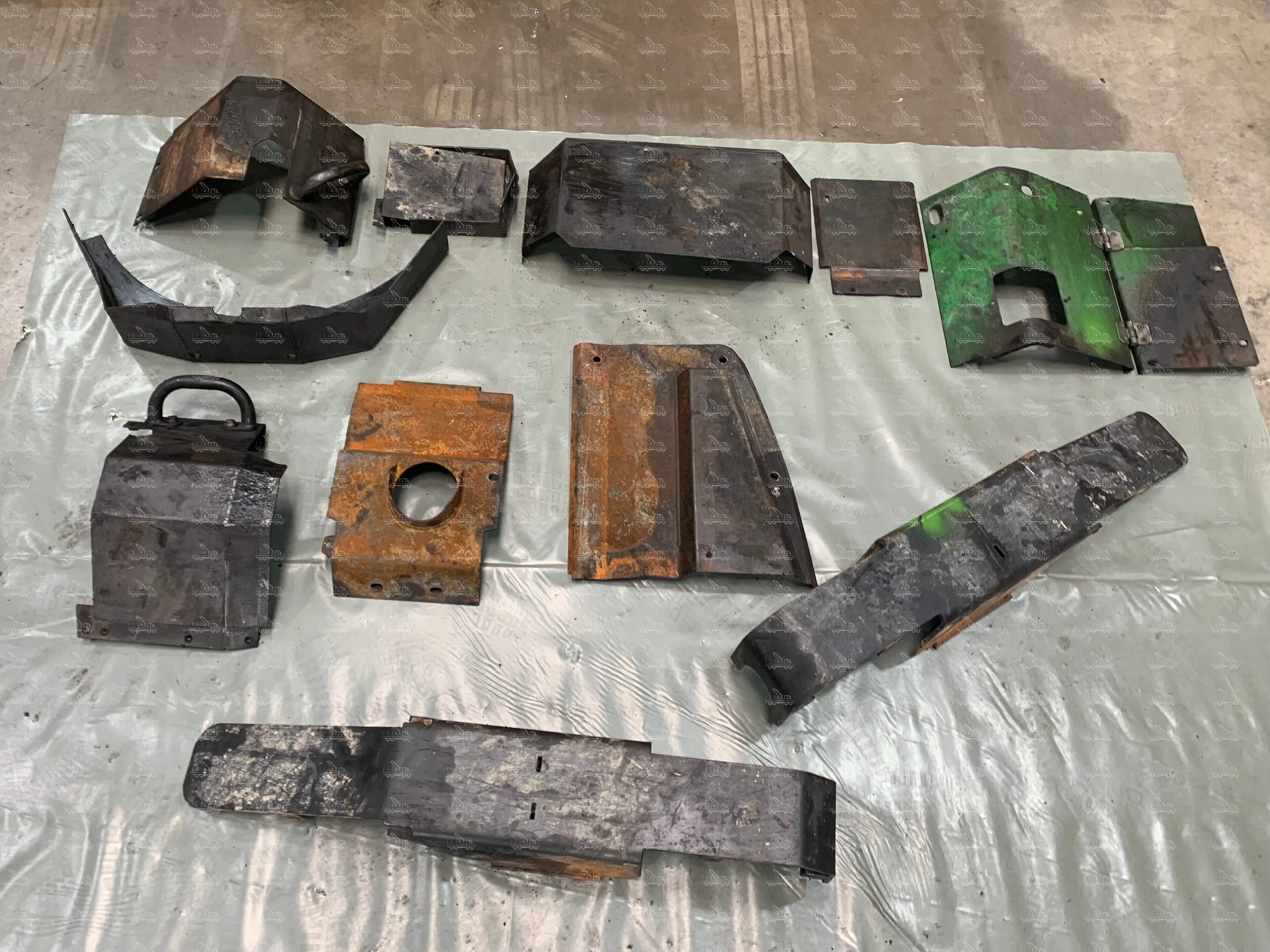 John Deere 1110E various covers protection