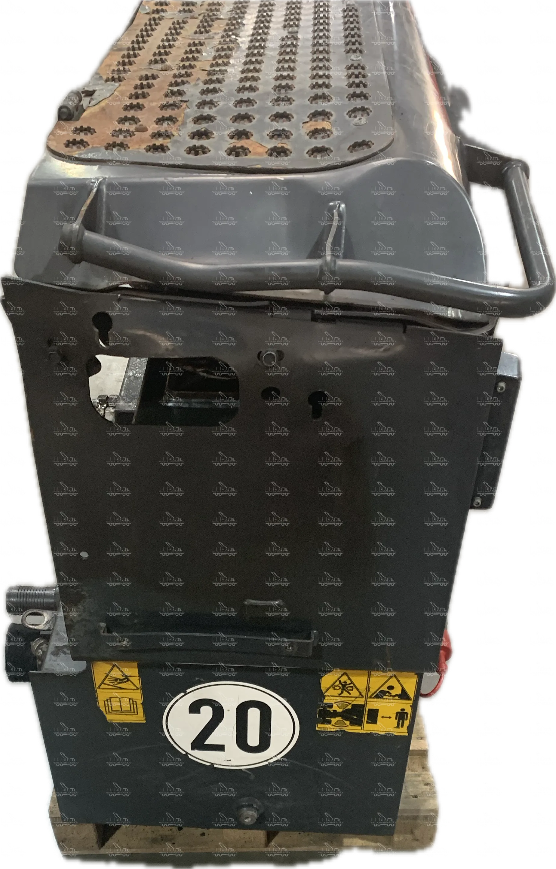 Hydraulic oil tank for Ponsse