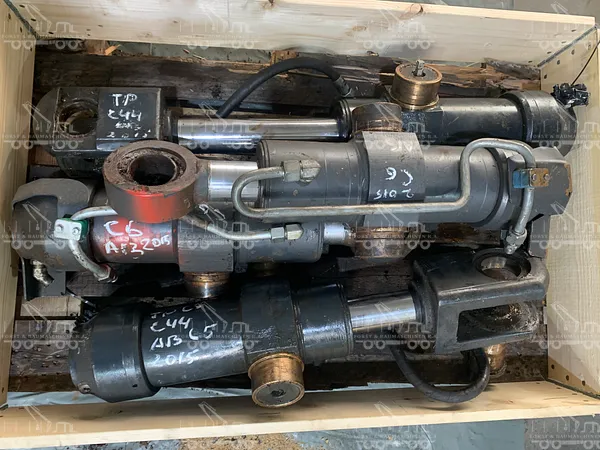 Цилиндры рулевого управления, подъема и наклона для Ponsse