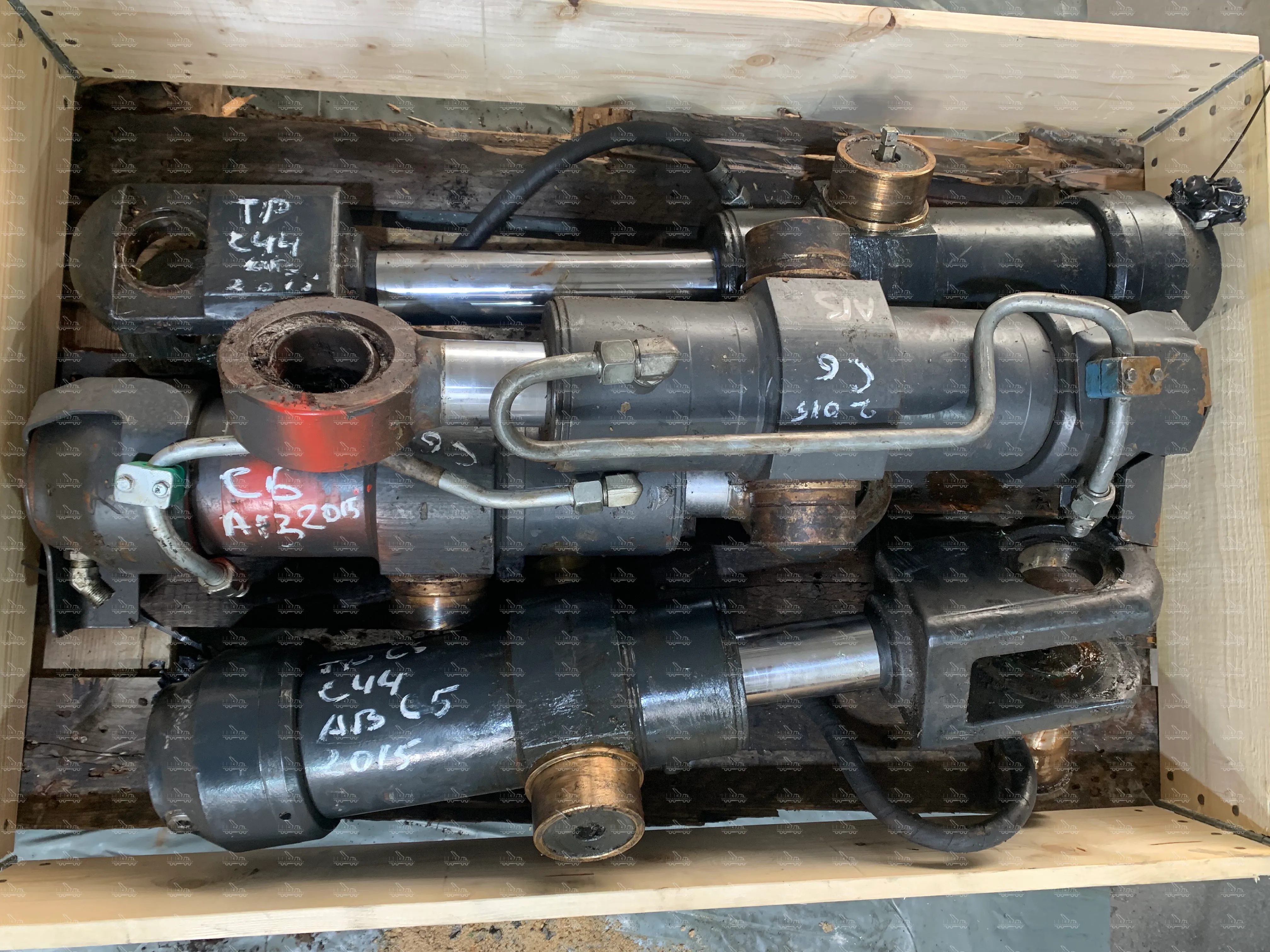 Цилиндры рулевого управления, подъема и наклона для Ponsse