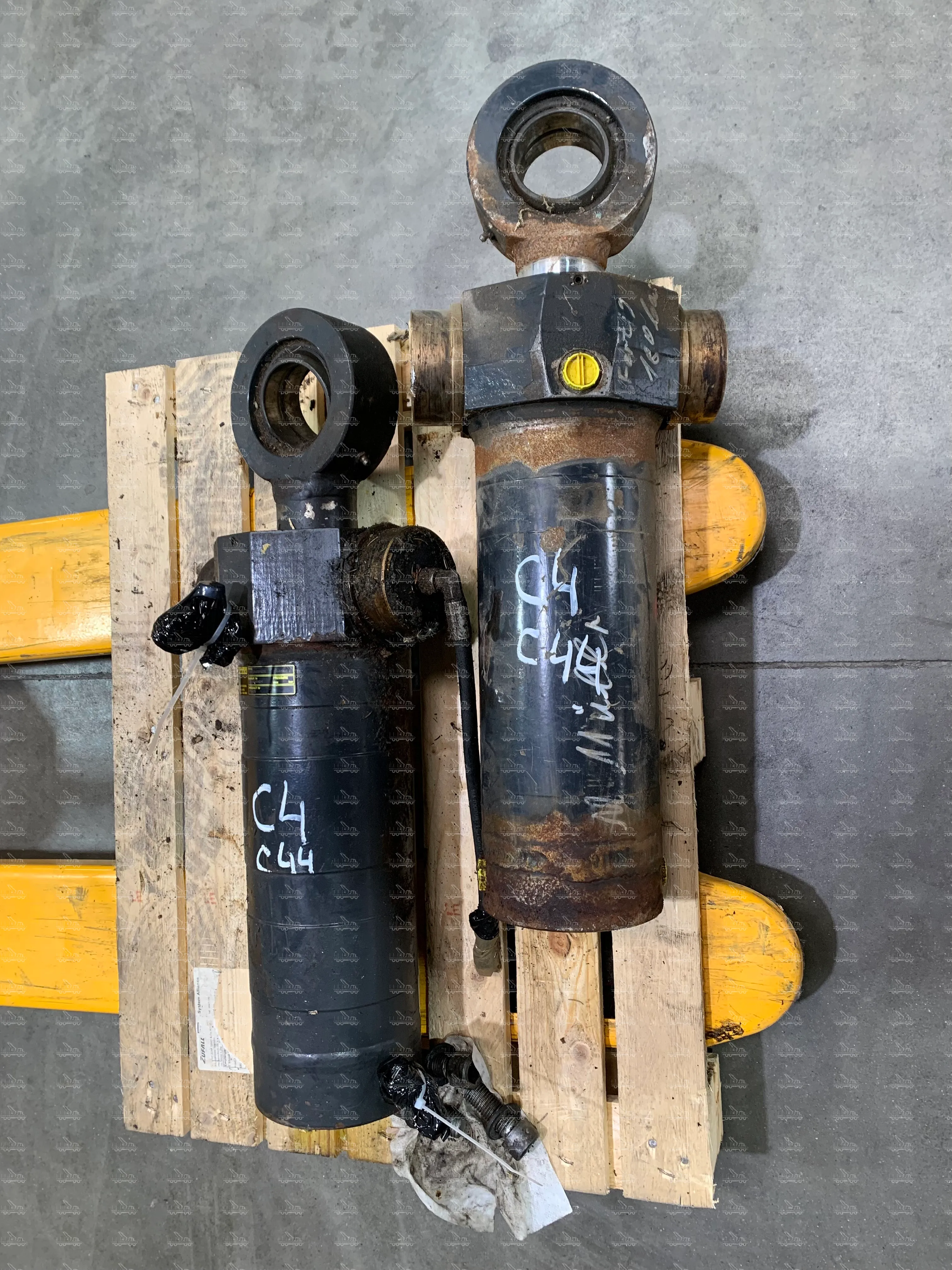 Steering lifting cylinder hydraulic cylinder Tilt cylinder Ponsse Harvester Ergo 8W