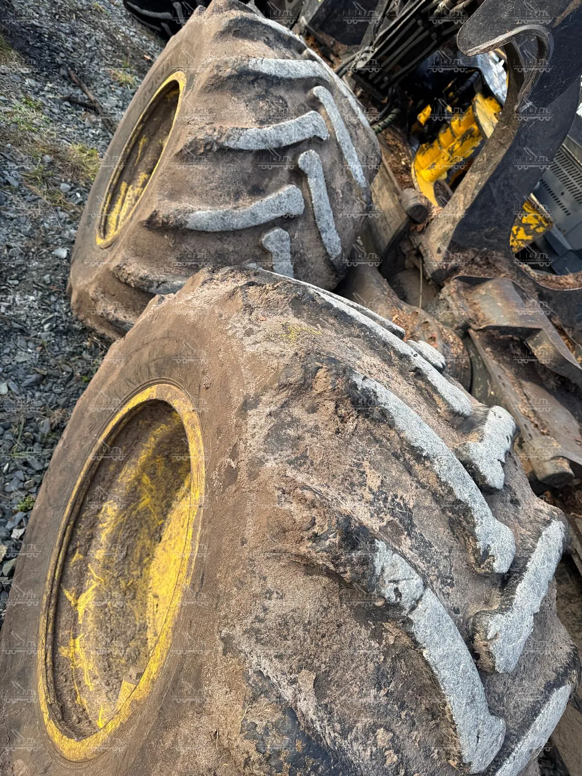 John Deere 1210G with CF7 crane